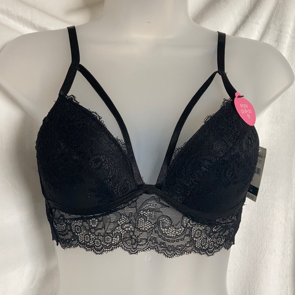 XOXO Strappy Lined Lace Pull-on Bra NWT Women’s Medium Black